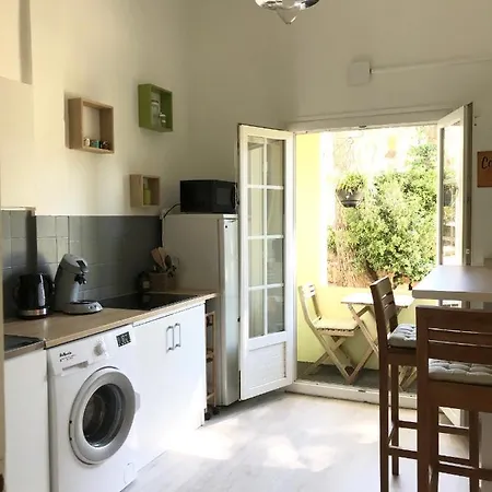Grand F2 Quartier Les Plaines, Boulouris Proche Et Port Santa-lucia Apartment