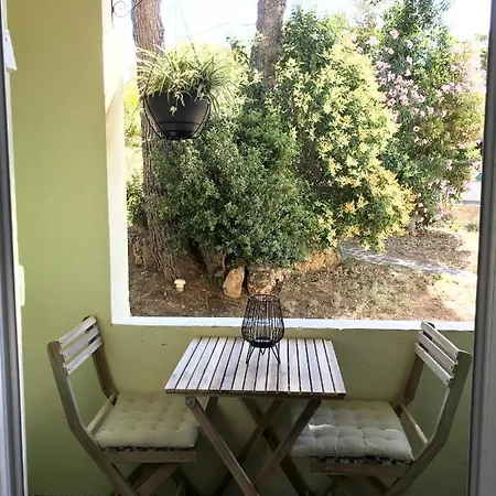 Grand F2 Quartier Les Plaines, Boulouris Proche Et Port Santa-lucia *