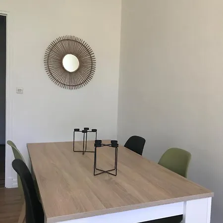 Grand F2 Quartier Les Plaines, Boulouris Proche Et Port Santa-lucia Apartment *
