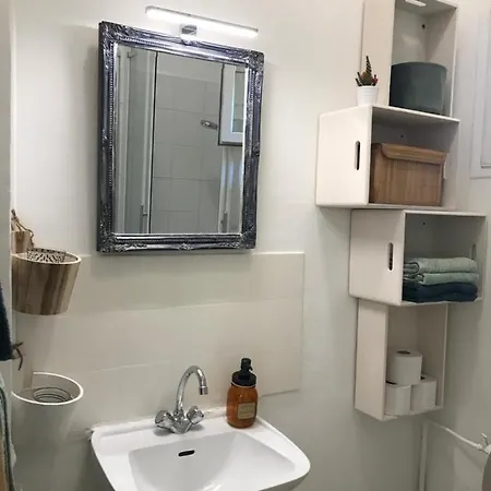 Apartment Grand F2 Quartier Les Plaines, Boulouris Proche Et Port Santa-lucia Saint-Raphael (Var)