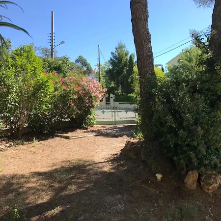 Grand F2 Quartier Les Plaines, Boulouris Proche Et Port Santa-lucia
