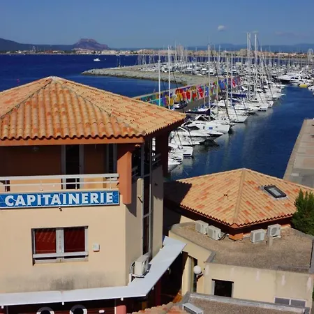 Grand F2 Quartier Les Plaines, Boulouris Proche Et Port Santa-lucia Apartment *